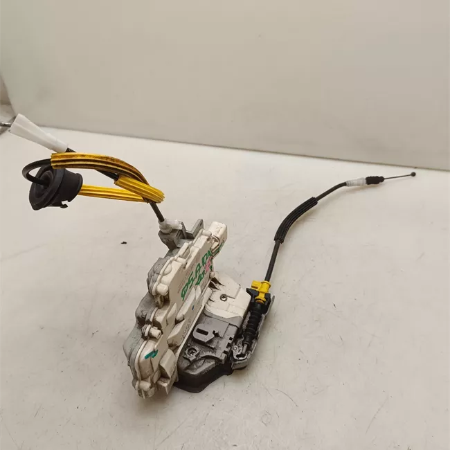 Serratura porta anteriore destra