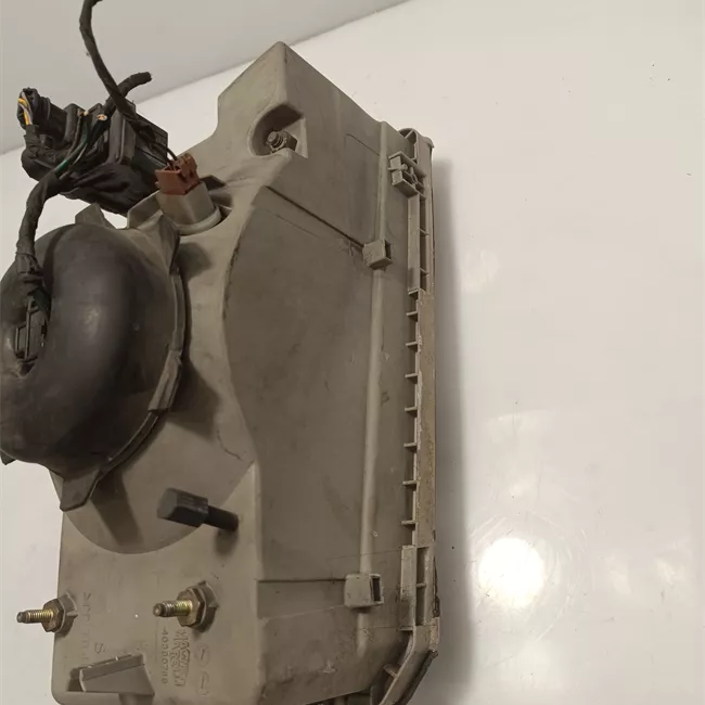 Proiettore sinistro 09/00>