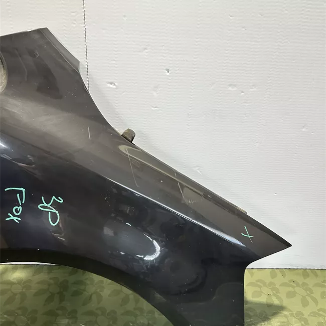 Parafango anteriore destro