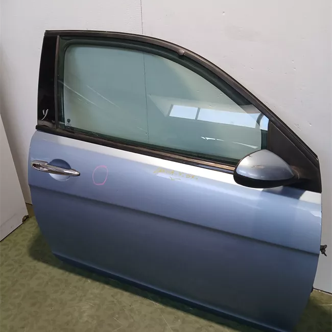 Porta anteriore destra