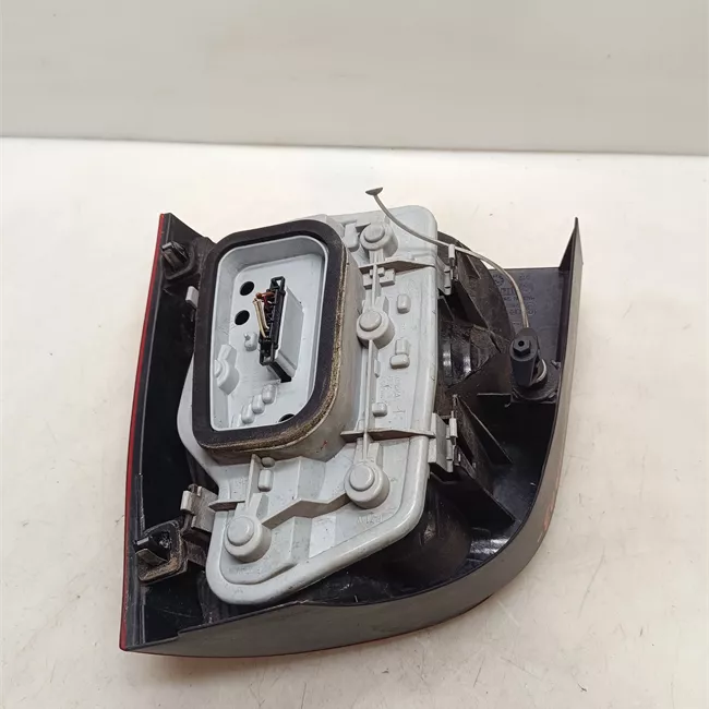 Fanale posteriore sinistro