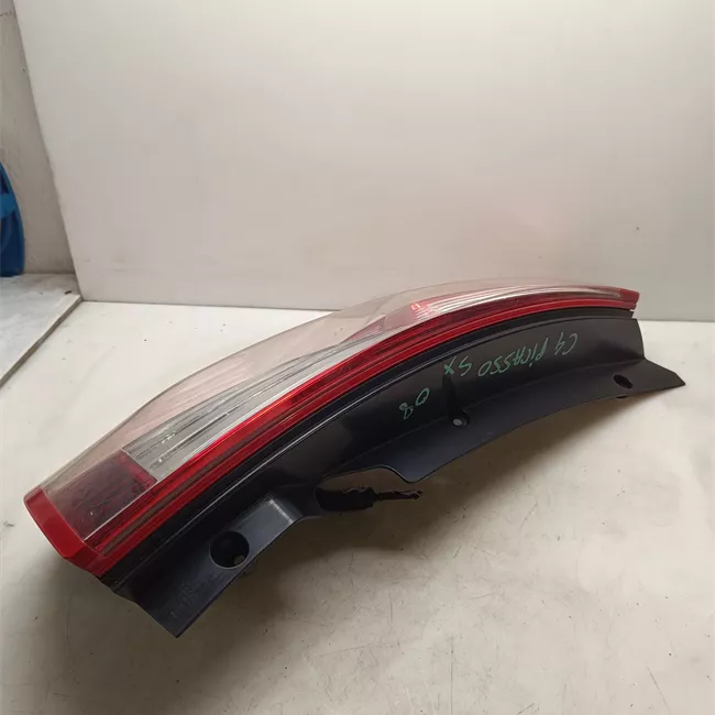 Fanale posteriore sinistro