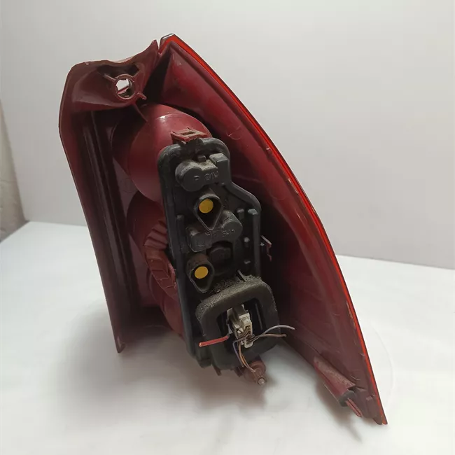 Fanale posteriore sinistro