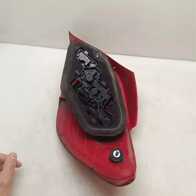 Fanale posteriore sinistro