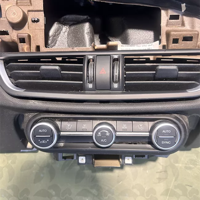 Cruscotto portaoggetti chiuso nero