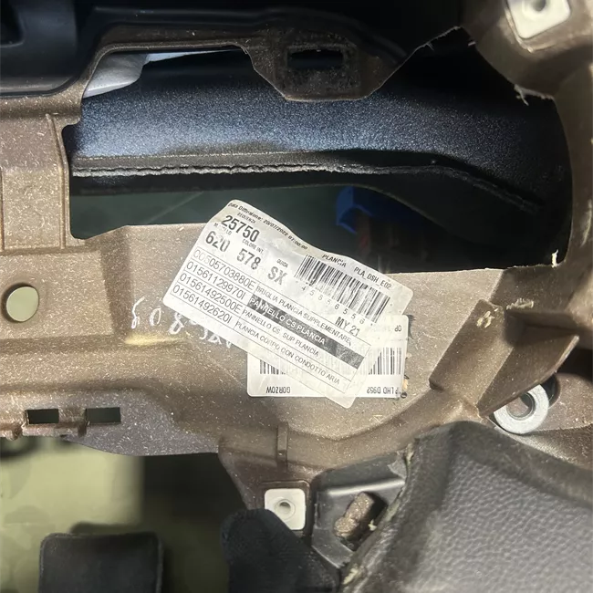 Cruscotto portaoggetti chiuso nero