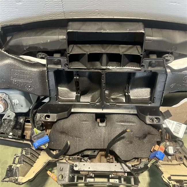 Cruscotto portaoggetti chiuso nero