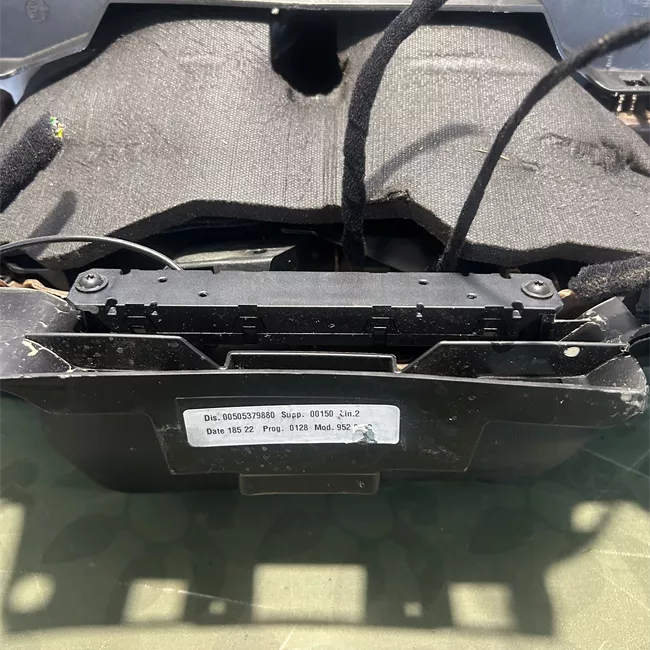 Cruscotto portaoggetti chiuso nero