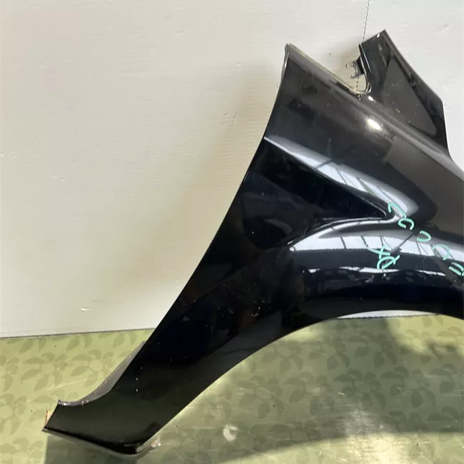 Parafango anteriore destro