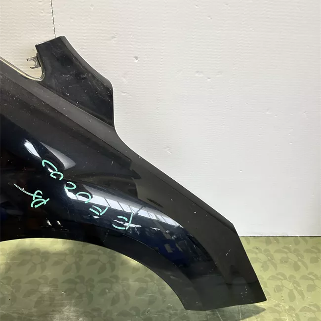 Parafango anteriore destro