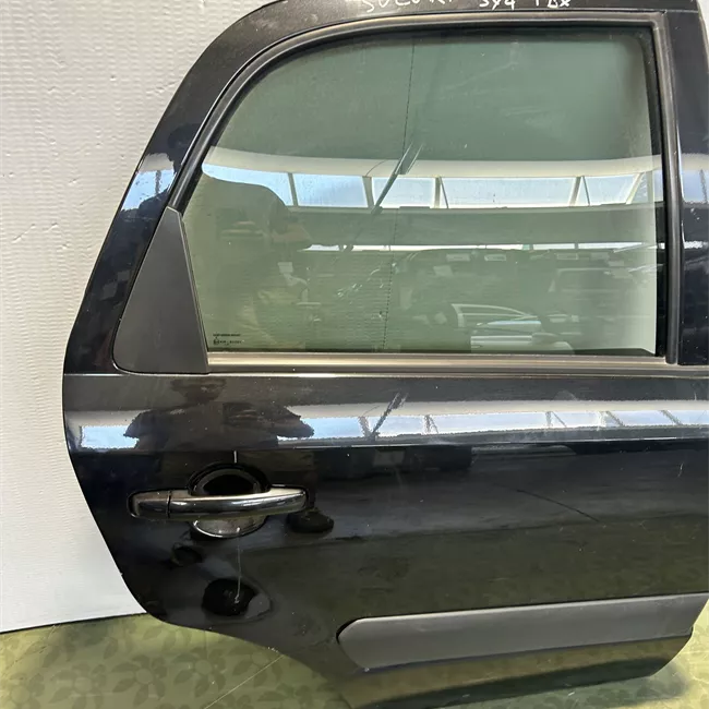 Porta posteriore destra