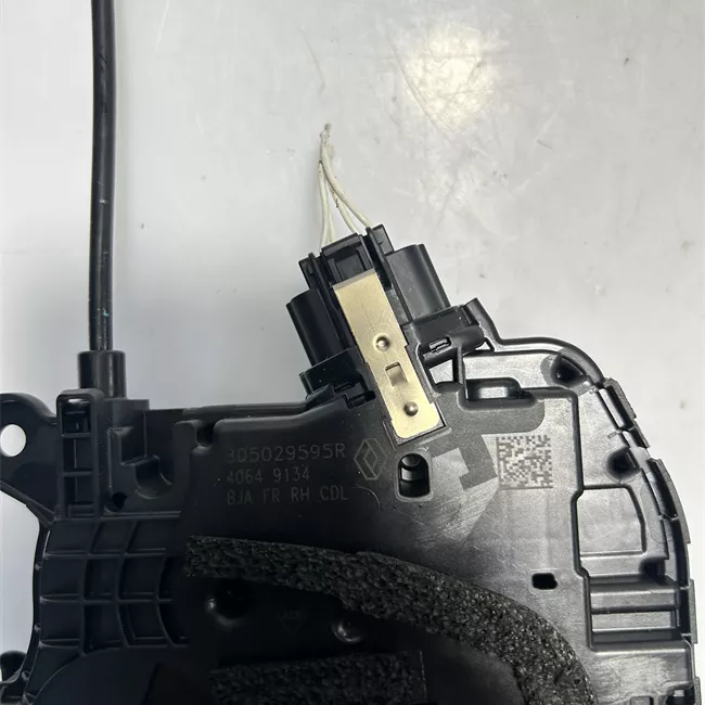 Serratura porta anteriore destra