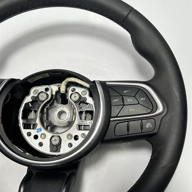 Volante con comandi/cruise control