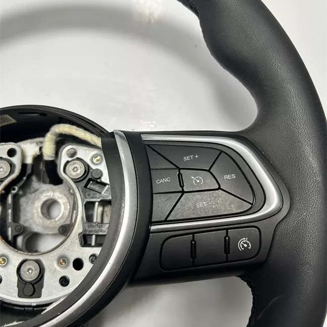 Volante con comandi/cruise control