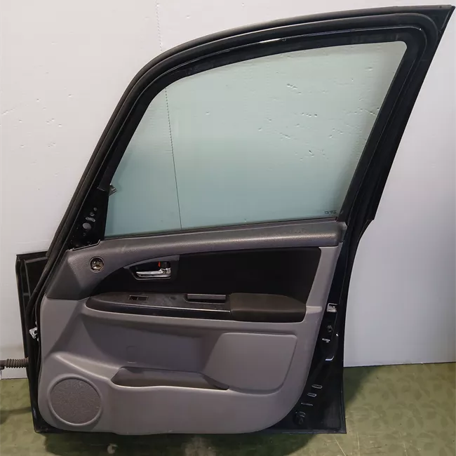 Porta anteriore destra