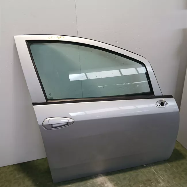 Porta anteriore destra