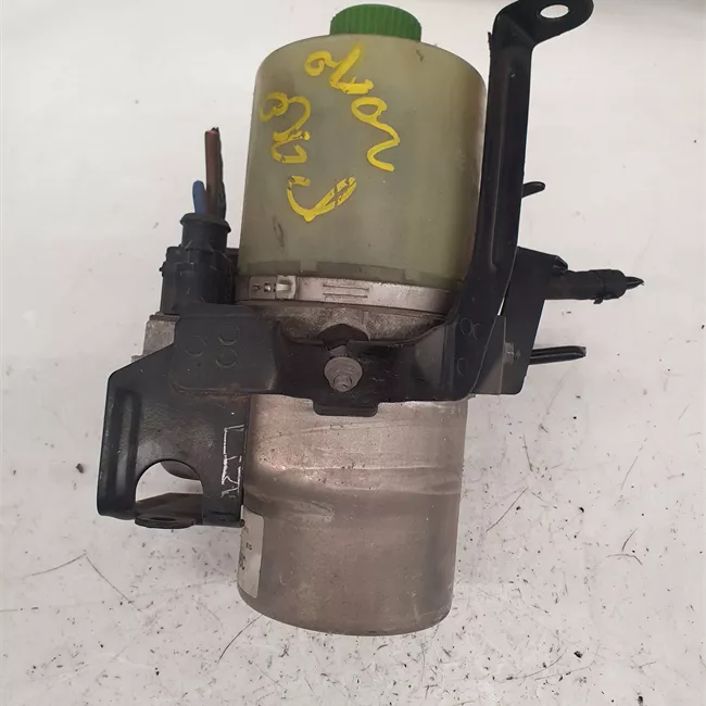 Pompa servosterzo con elettromotore