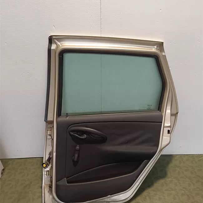 Porta posteriore destra