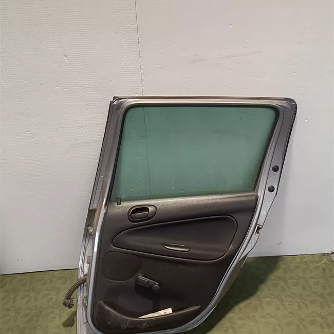 Porta posteriore destra