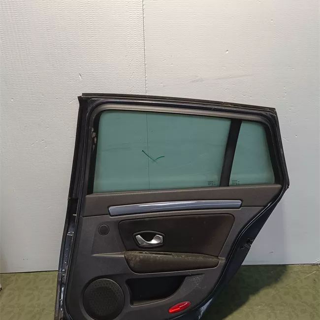 Porta posteriore destra