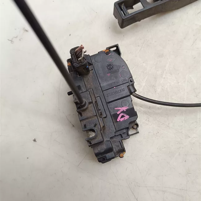 Serratura porta posteriore destra