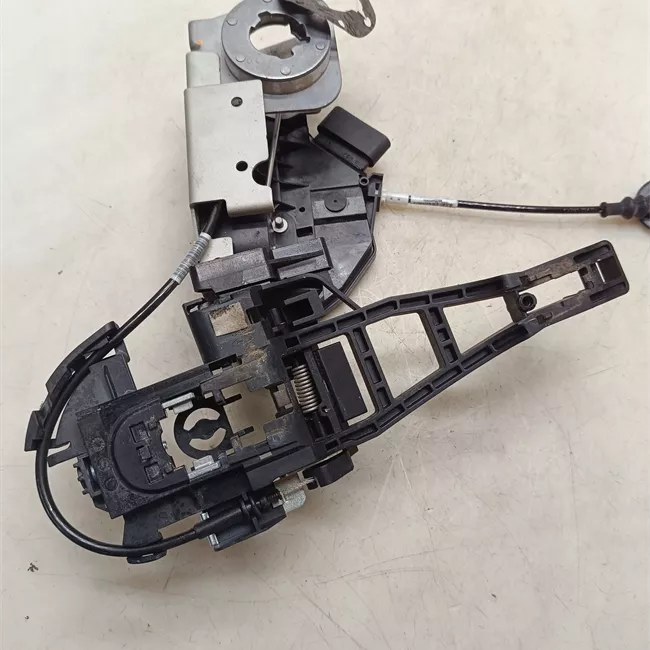 Serratura porta anteriore sinistra