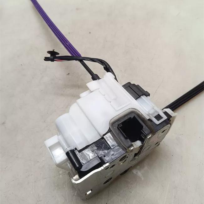 Serratura porta anteriore destra