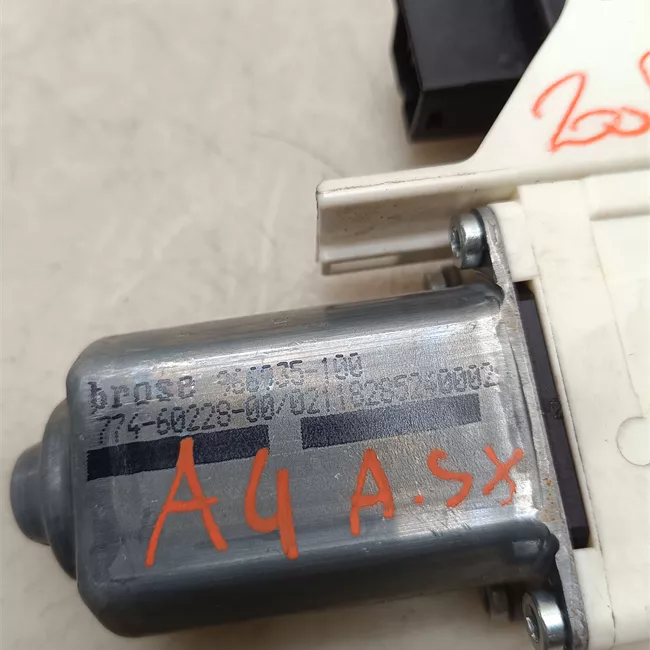 Motorino alzacristallo porta anteriore sinistro