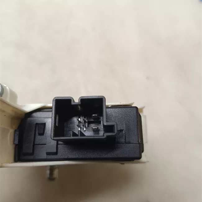 Motorino alzacristallo porta anteriore sinistro