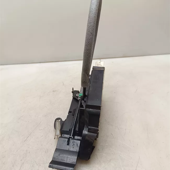 Serratura porta anteriore sinistra