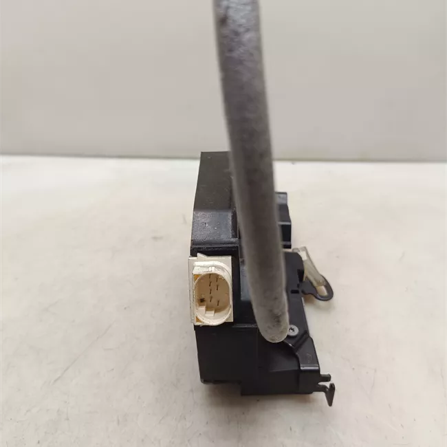 Serratura porta anteriore sinistra