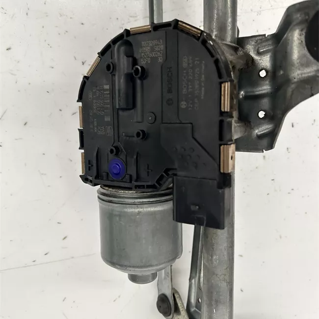 Meccanismo tergiparabrezza con motorino