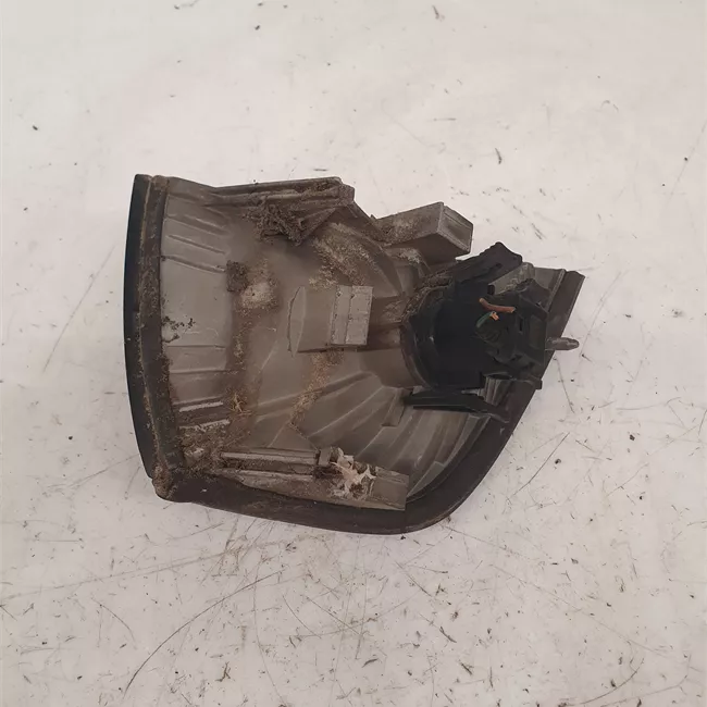 Fanalino anteriore sinistro