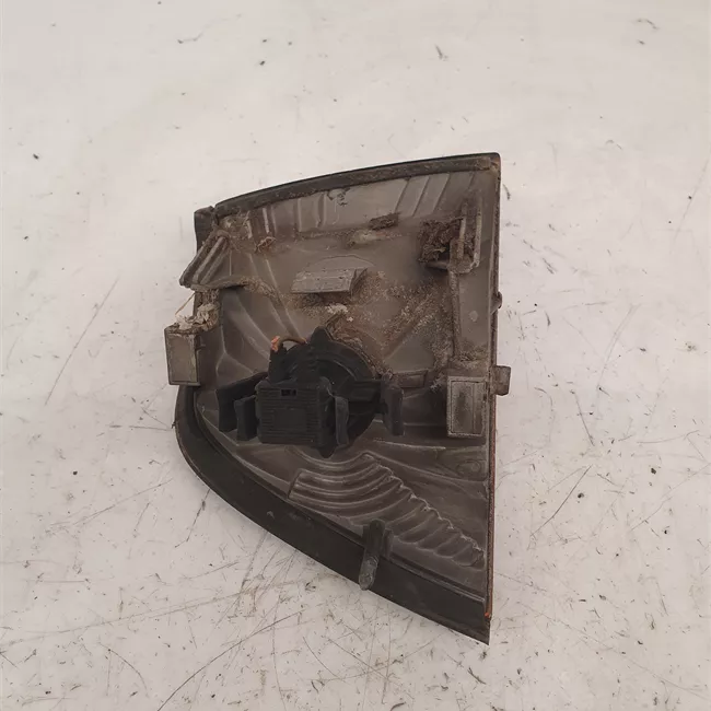 Fanalino anteriore sinistro