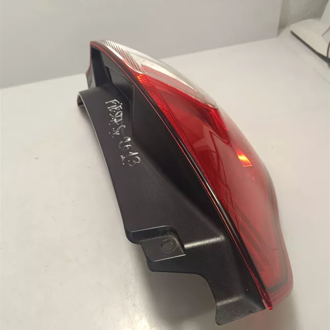 Fanale posteriore sinistro Livello 6