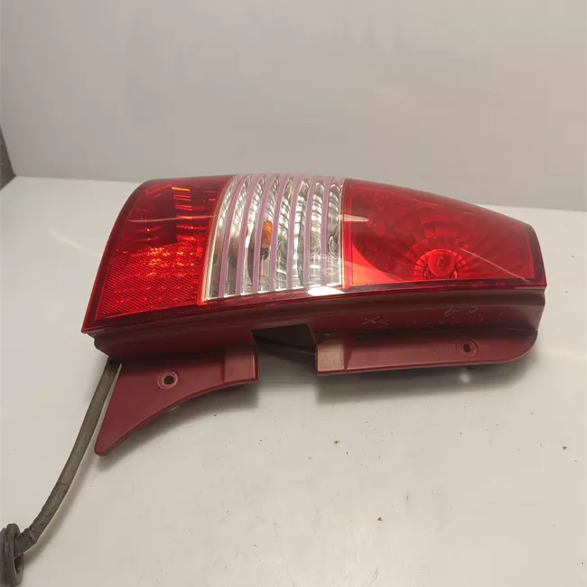 Fanale posteriore sinistro