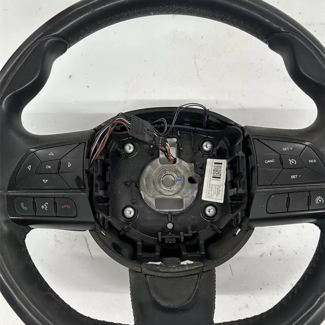 Volante Pelle con comandi radio/telefono