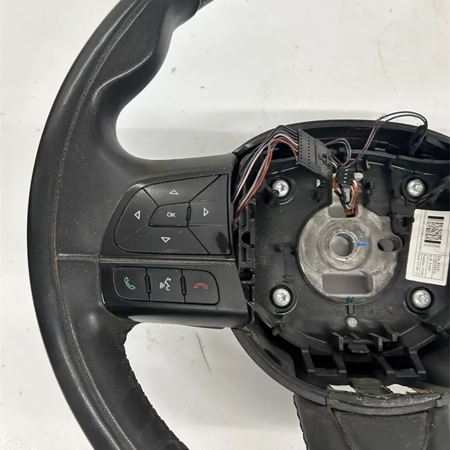 Volante Pelle con comandi radio/telefono