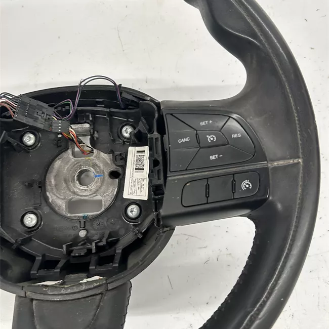 Volante Pelle con comandi radio/telefono
