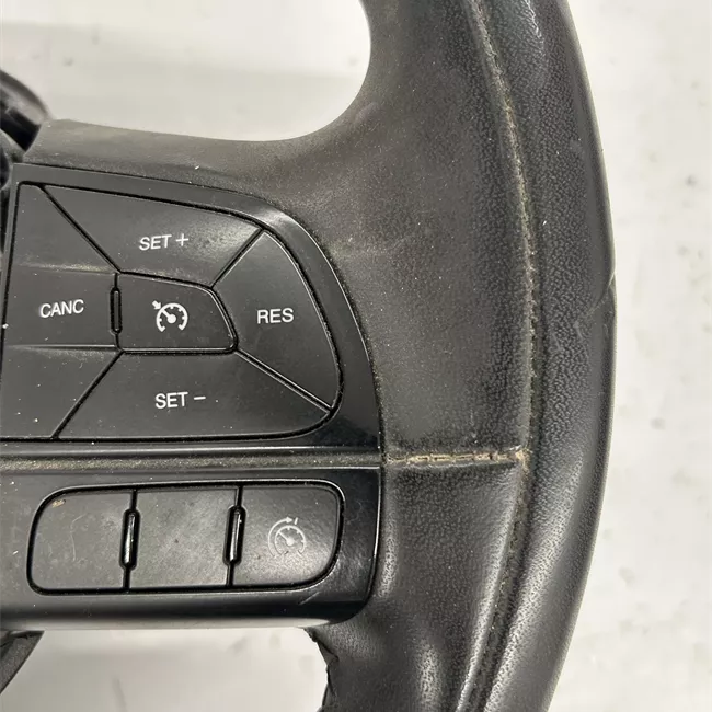 Volante Pelle con comandi radio/telefono