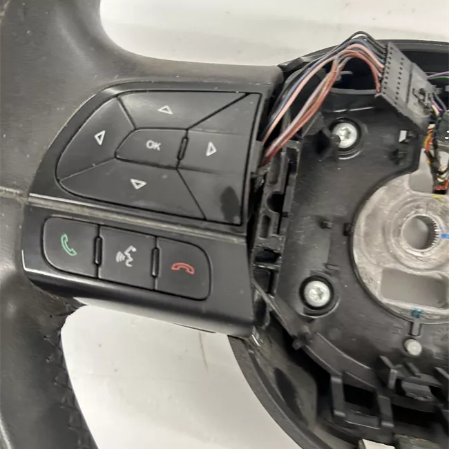 Volante Pelle con comandi radio/telefono