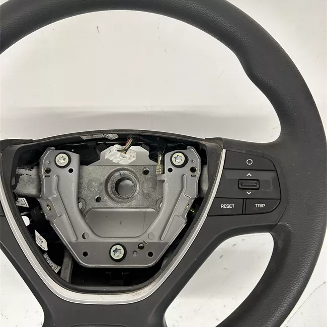 Volante Pelle con comandi radio e bluetooth