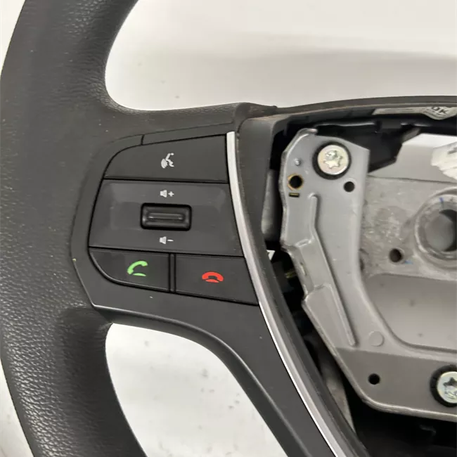 Volante Pelle con comandi radio e bluetooth