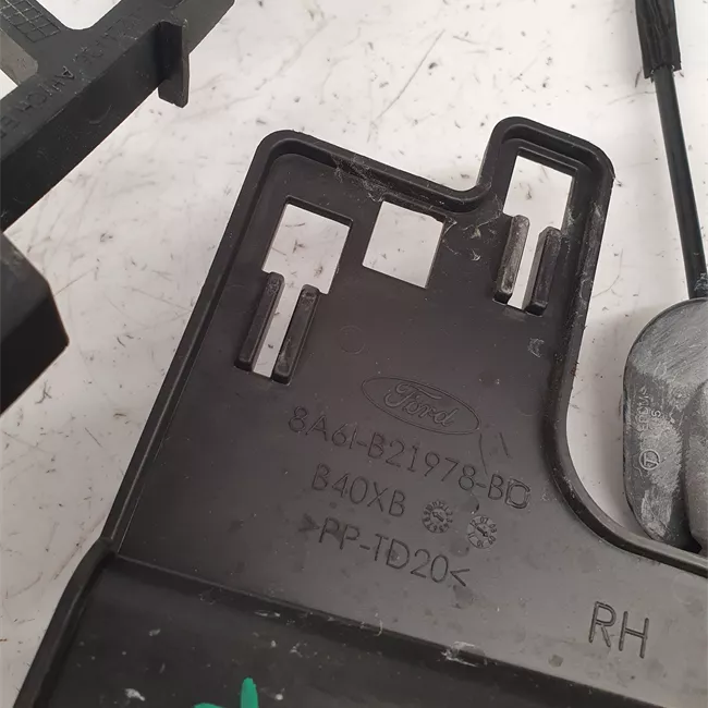 Serratura porta anteriore destra