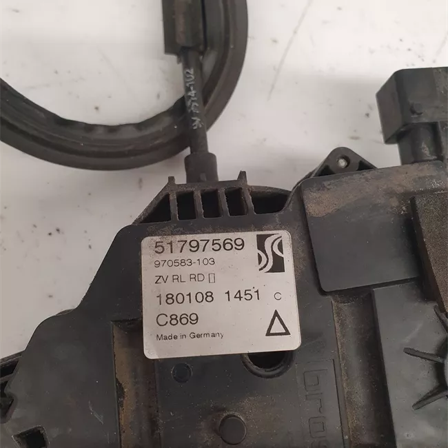 Serratura porta posteriore sinistra