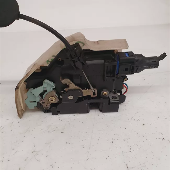 Serratura porta anteriore sinistra