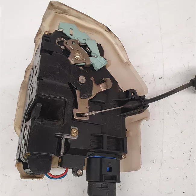 Serratura porta anteriore sinistra