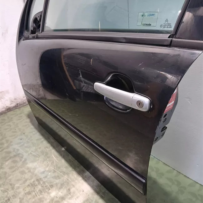 Porta anteriore sinistra