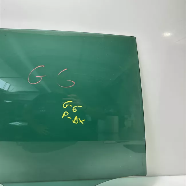 Scendente porta posteriore destro Oscurato 65%