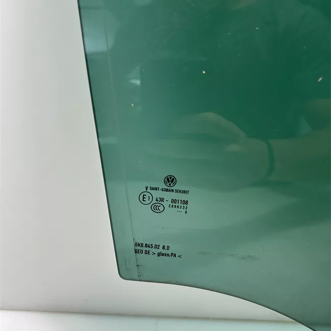 Scendente porta posteriore destro Oscurato 65%